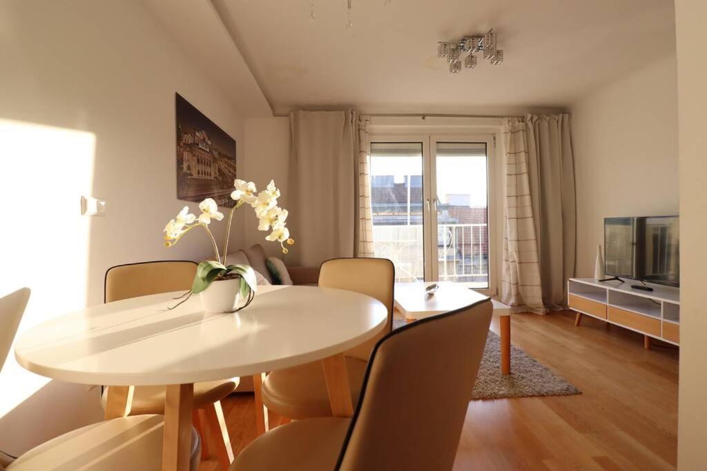 Brilliant View: Balcony Home, Modern, Stylish And Newly Renovated 维也纳 外观 照片