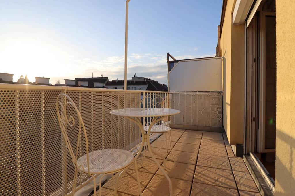 Brilliant View: Balcony Home, Modern, Stylish And Newly Renovated 维也纳 外观 照片