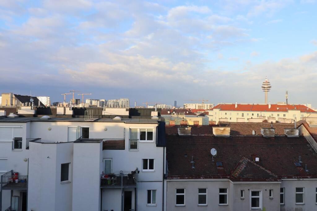 Brilliant View: Balcony Home, Modern, Stylish And Newly Renovated 维也纳 外观 照片